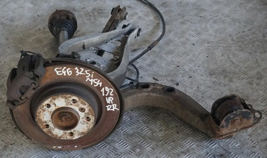 M54 192PS Abtriebswelle Schwenklager Hinten Rechts für BMW 3 E46 Limousine 325i mit Teilenummer 6774778 BMW 3 E46 Limousine 325i M54 192PS Abtriebswelle Schwenklager Hinten Rechts - SKU 6774778-2 - Teilenummer 6774778