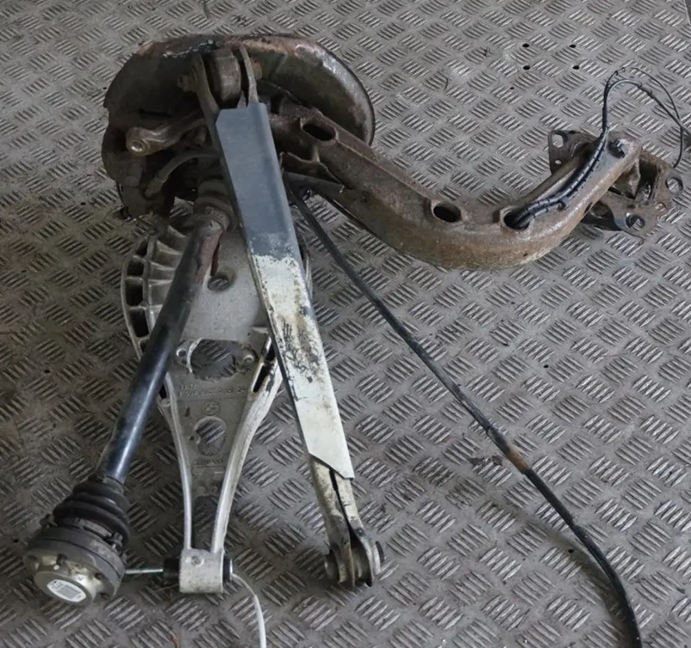 BMW 3 Series E46 316i N42 Rear Right O/S Suspension Leg Brake Wheel Hub Axle - SKU 6774778 - Part number 6774778