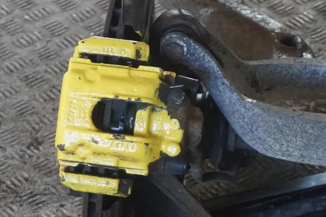 M57 184PS Abtriebswelle Schwenklager Hinten Links für BMW 3 E46 Sedan 330d mit Teilenummer 6774777 BMW 3 E46 Sedan 330d M57 184PS Abtriebswelle Schwenklager Hinten Links - SKU 6774779 - Teilenummer 6774777