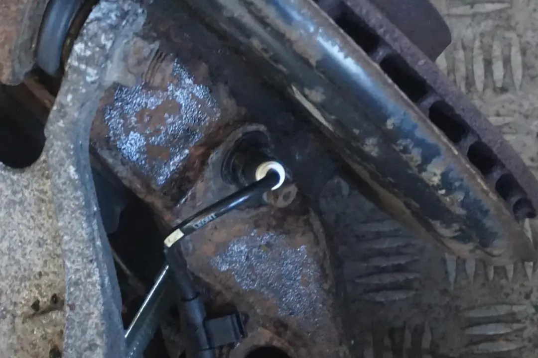 M57 Rear Left N/S Suspension Leg Brake Wheel Hub Axle to BMW 3 E46 Saloon 330d with Part number 6774777 BMW 3 E46 Saloon 330d M57 Rear Left N/S Suspension Leg Brake Wheel Hub Axle - SKU 6774779 - Part number 6774777