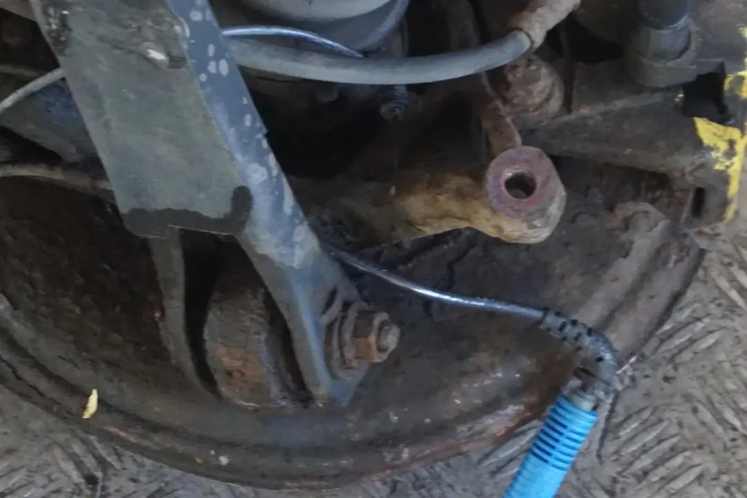 M57 Rear Right O/S Suspension Leg Brake Wheel Hub Axle to BMW 3 E46 Saloon 330d with Part number 6774780 BMW 3 E46 Saloon 330d M57 Rear Right O/S Suspension Leg Brake Wheel Hub Axle - SKU 6774780 - Part number 6774780