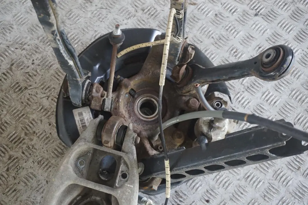 N52 Rear Left N/S Suspension Leg Axle Brake Disc Hub Set to BMW 1 Series E87 130i with Part number 6774807 BMW 1 Series E87 130i N52 Rear Left N/S Suspension Leg Axle Brake Disc Hub Set - SKU 6774807-10 - Part number 6774807