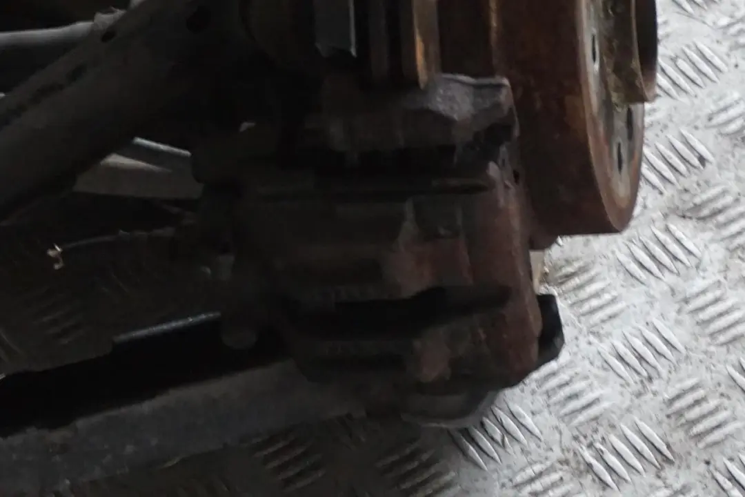 BMW 1 E88 Cabrio 123d N47S Rear Left N/S Suspension Hub Leg Brake Caliper Disc - SKU 6774807-14 - Part number 6774807