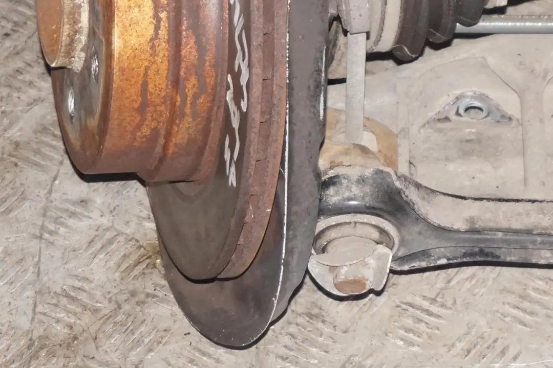 BMW 1 E88 Cabrio 123d N47S Rear Left N/S Suspension Hub Leg Brake Caliper Disc - SKU 6774807-14 - Part number 6774807