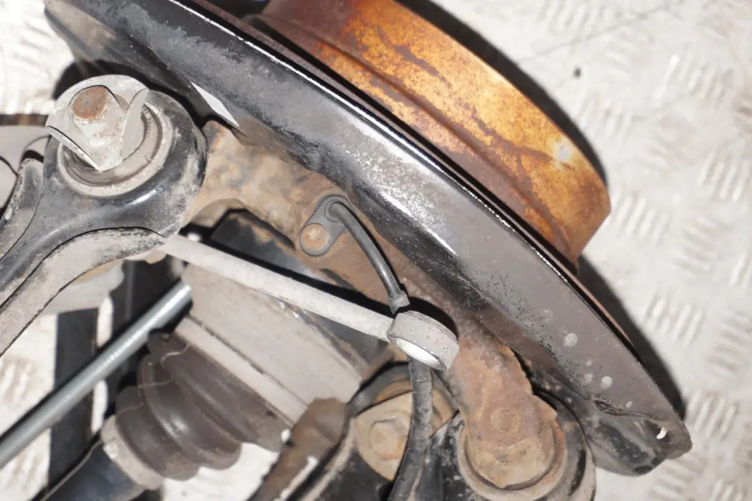 N47S Rear Left N/S Suspension Hub Leg Brake Caliper Disc to BMW 1 E88 Cabrio 123d with Part number 6774807 BMW 1 E88 Cabrio 123d N47S Rear Left N/S Suspension Hub Leg Brake Caliper Disc - SKU 6774807-14 - Part number 6774807