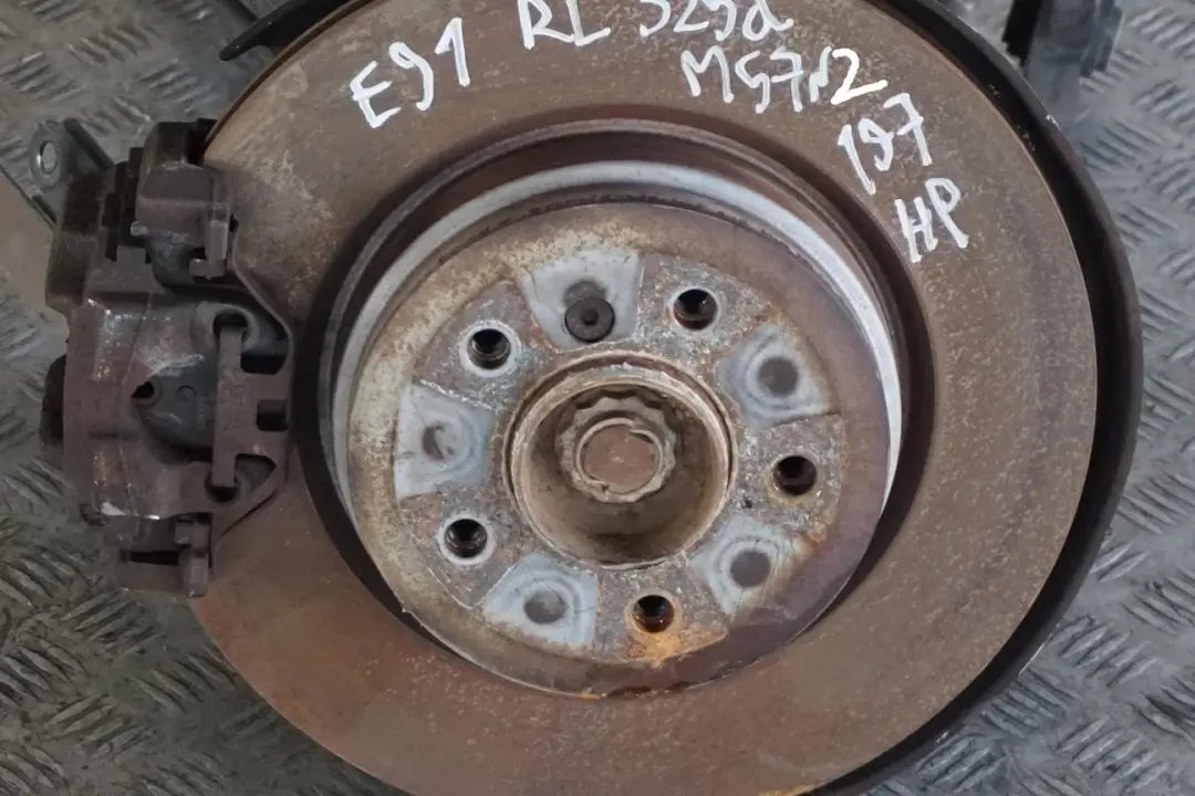 M57N2 Essieu arrière gauche jambe suspension frein moyeu à disque pour BMW E91 325d à propos du numéro de pièce 6774807 BMW E91 325d M57N2 Essieu arrière gauche jambe suspension frein moyeu à disque - SKU 6774807-4 - Numéro de pièce 6774807