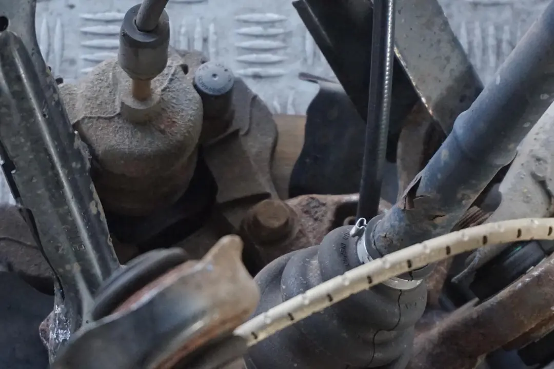 Zawieszenie Tył Lewe Zwrotnica Hamulce do BMW E91 o numerze 6774807 BMW E91 Zawieszenie Tył Lewe Zwrotnica Hamulce - SKU 6774807-4 - Numer Części 6774807