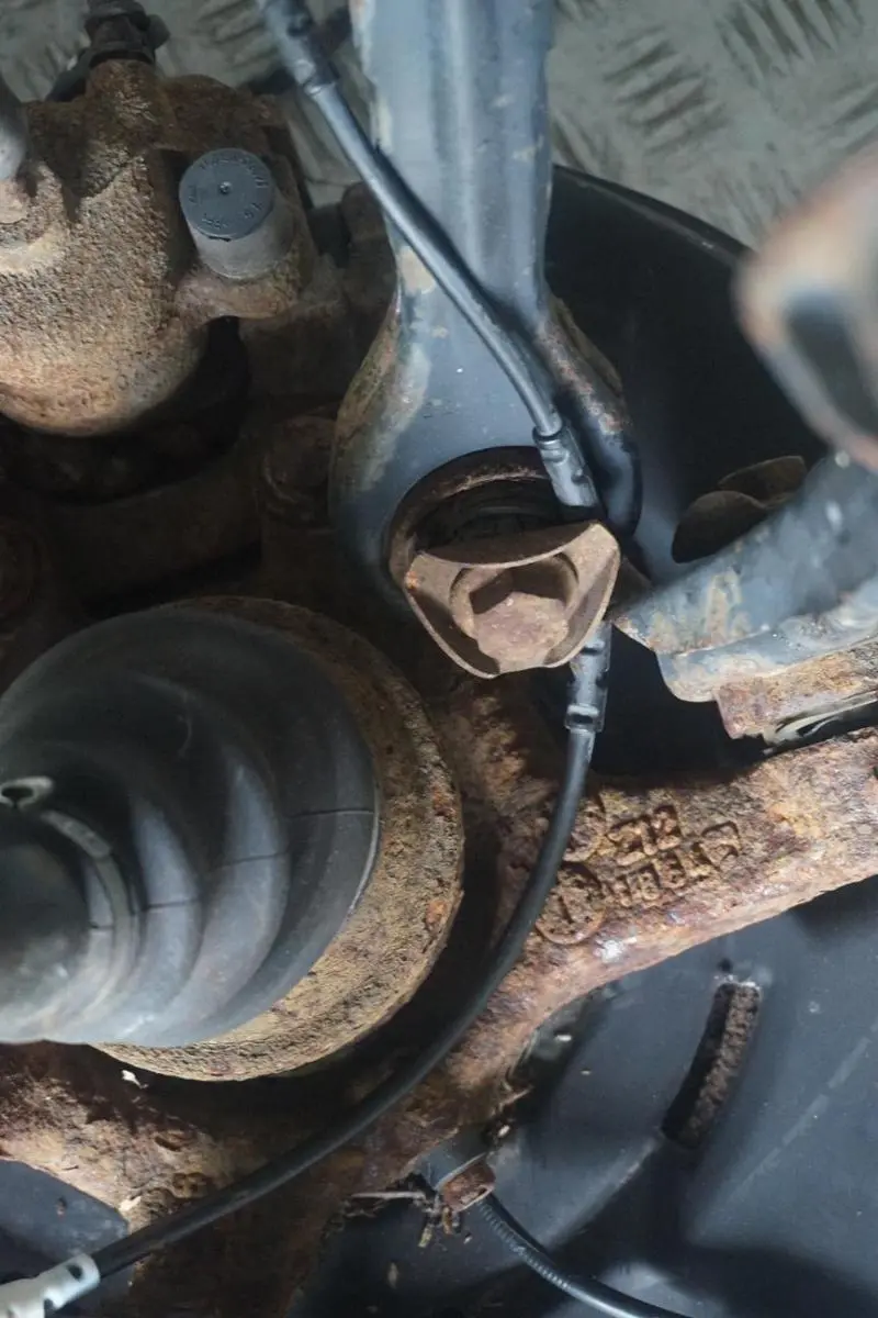 N47S Rear Right O/S Suspension Hub Leg Brake Caliper Disc to BMW 1 E82 E88 123d with Part number 6774808 BMW 1 E82 E88 123d N47S Rear Right O/S Suspension Hub Leg Brake Caliper Disc - SKU 6774808-9 - Part number 6774808