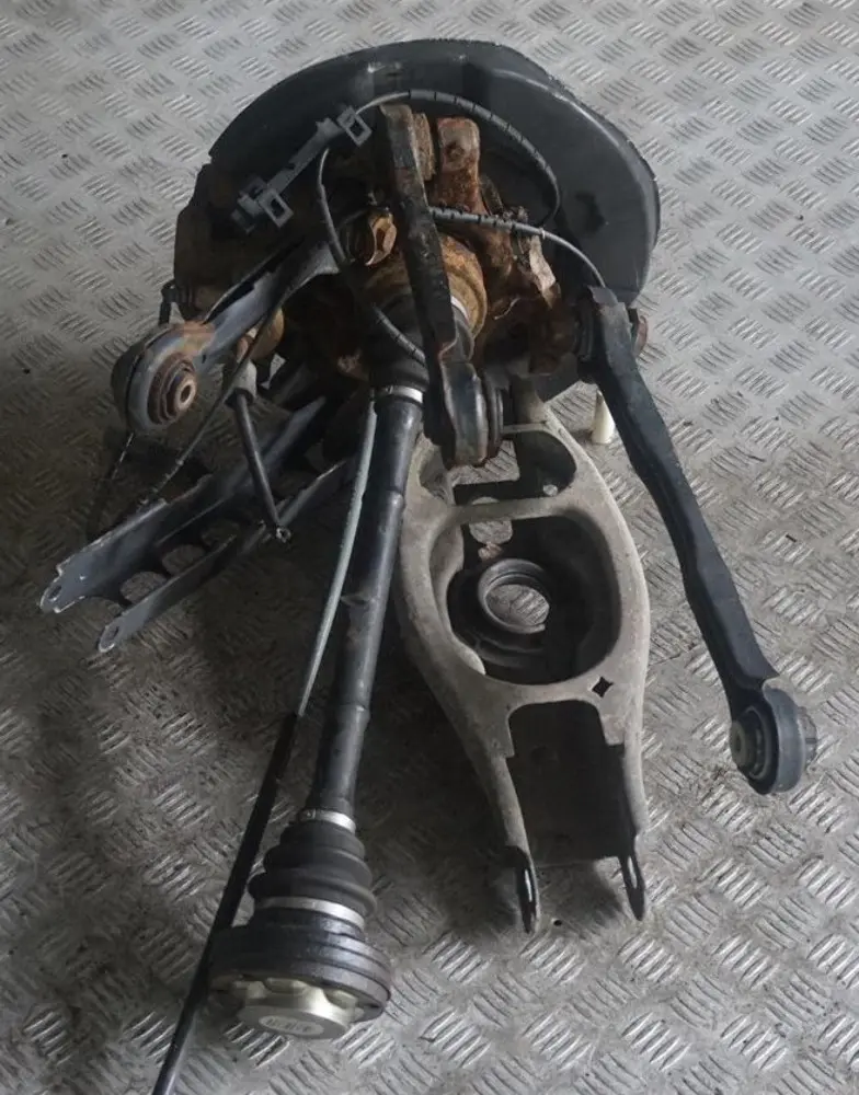 BMW 1 E82 123d N47S Federbein Stossdämpfer Bremssattelgehäuse Hinten Rechts - SKU 6774808-9 - Teilenummer 6774808