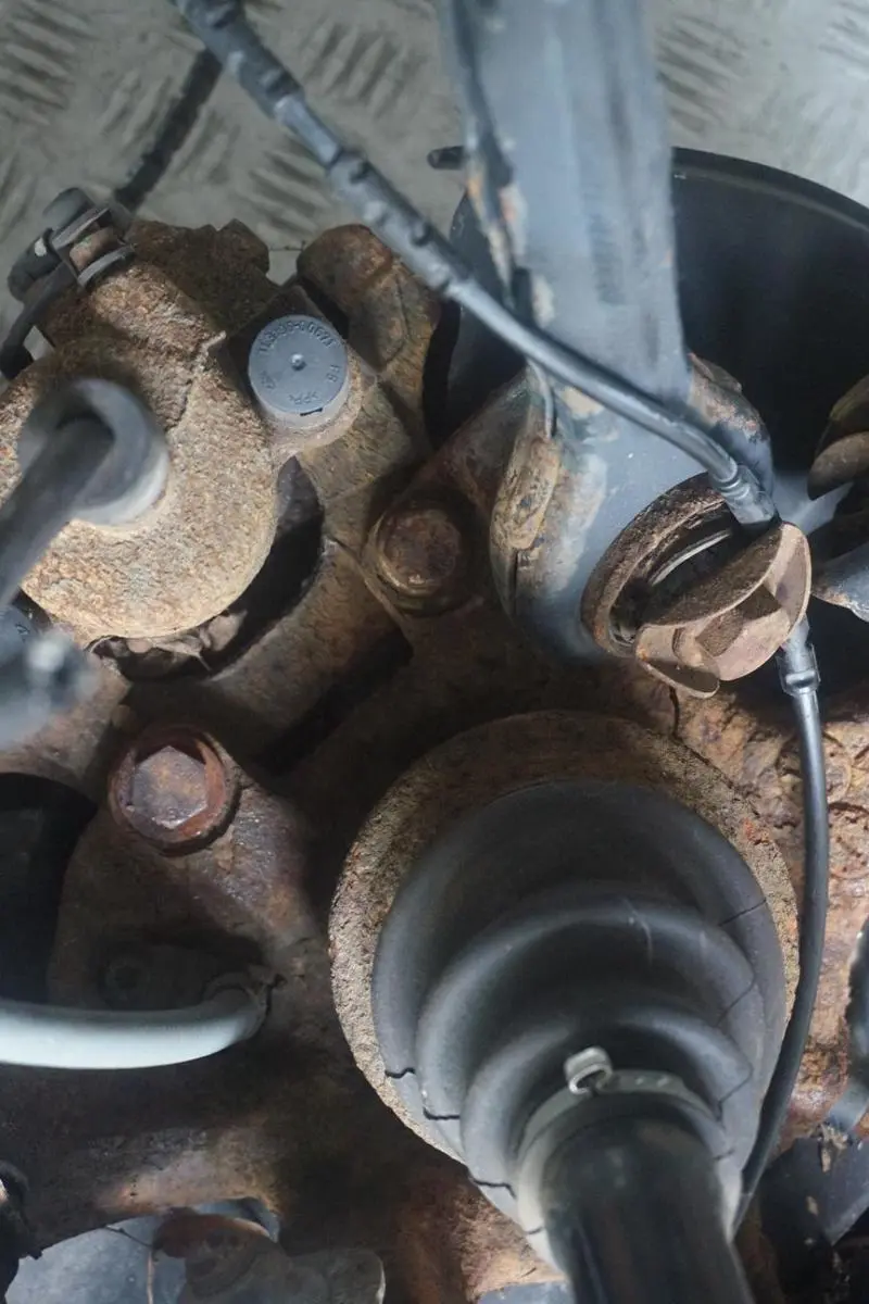 BMW 1 E82 123d N47S Federbein Stossdämpfer Bremssattelgehäuse Hinten Rechts - SKU 6774808-9 - Teilenummer 6774808
