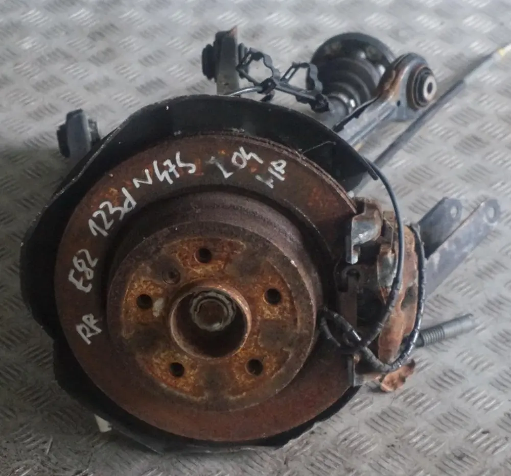 BMW 1 E82 E88 123d N47S Achter Rechts Fusee Draagarm Remklauw Schijf