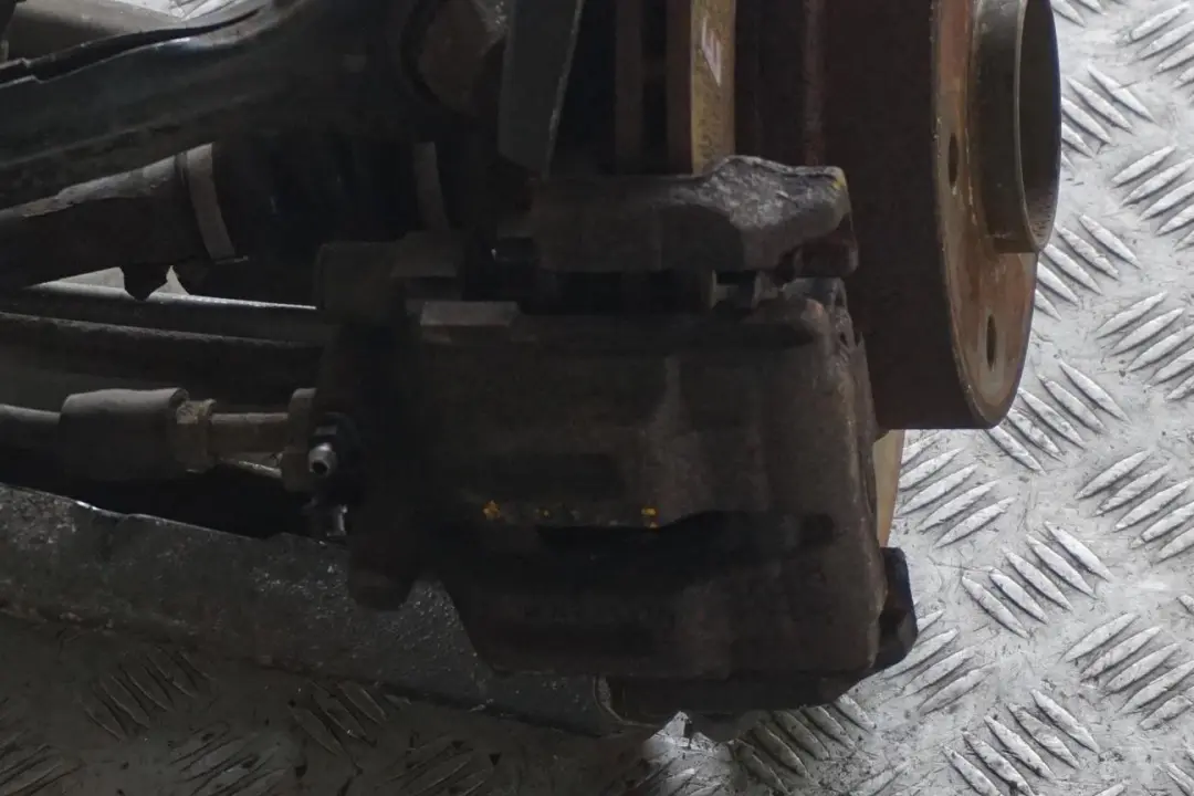 N47 L'Arbre De Sortie Pivotement Arriere Gauche pour BMW 1 Serie E87 LCI 120d à propos du numéro de pièce 6774809 BMW 1 Serie E87 LCI 120d N47 L'Arbre De Sortie Pivotement Arriere Gauche - SKU 6774809-12 - Numéro de pièce 6774809