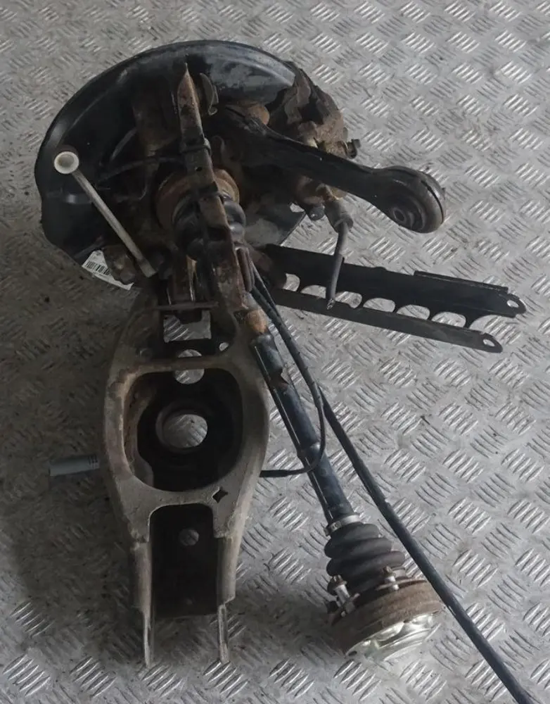 N47 Trasera Izquierda Suspension Pierna Eje Disco De Freno para BMW E90 318d con número de pieza 6774809 BMW E90 318d N47 Trasera Izquierda Suspension Pierna Eje Disco De Freno - SKU 6774809-16 - Número de pieza 6774809