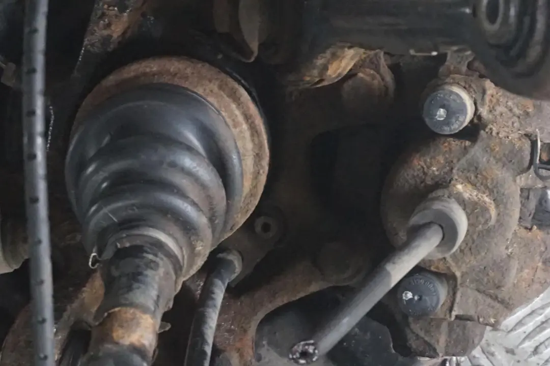 N47 L'Arbre De Sortie Pivotement Arriere Gauche pour BMW 3 Serie E90 318d à propos du numéro de pièce 6774809 BMW 3 Serie E90 318d N47 L'Arbre De Sortie Pivotement Arriere Gauche - SKU 6774809-16 - Numéro de pièce 6774809