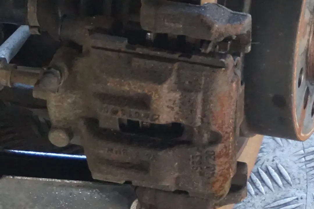 N47 L'Arbre De Sortie Pivotement Arriere Gauche etrier pour BMW 1 E88 118d à propos du numéro de pièce 6774809 BMW 1 E88 118d N47 L'Arbre De Sortie Pivotement Arriere Gauche etrier - SKU 6774809-2 - Numéro de pièce 6774809