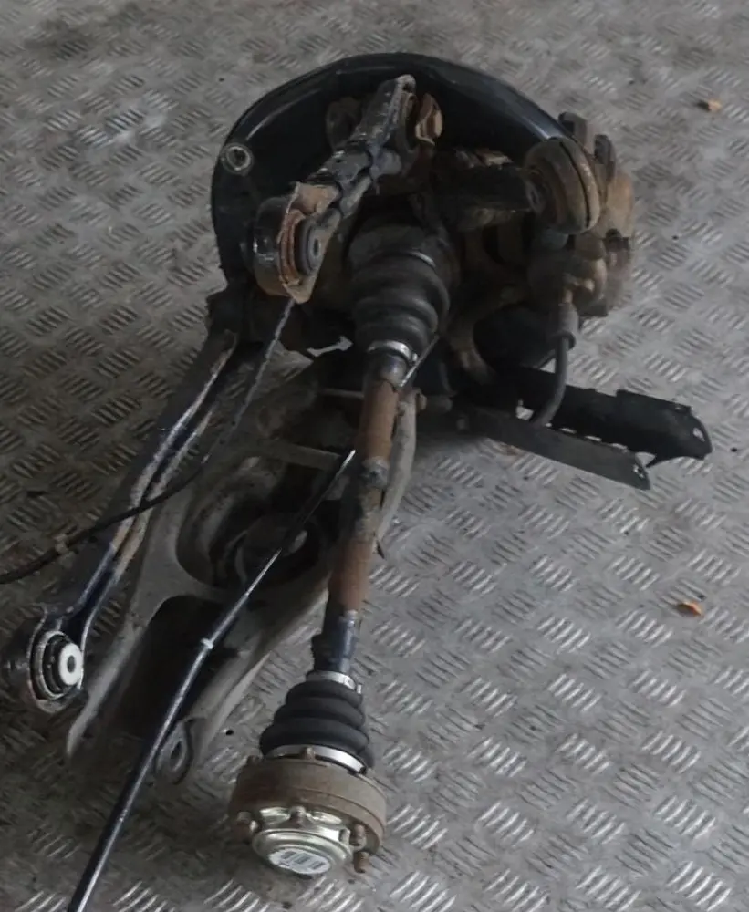 N47 Trasera Izquierda N / Suspension Pierna Portador Disco De Freno para BMW E90 320d con número de pieza 6774809 BMW E90 320d N47 Trasera Izquierda N / Suspension Pierna Portador Disco De Freno - SKU 6774809-20 - Número de pieza 6774809