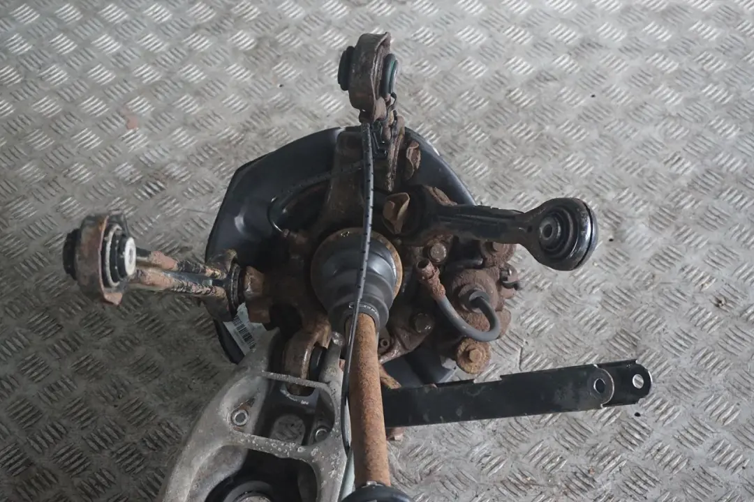 N43 Zwrotnica półoś lewa 122HP do BMW E87 116i o numerze 6774809 BMW E87 116i N43 Zwrotnica półoś lewa 122HP - SKU 6774809-22 - Numer Części 6774809