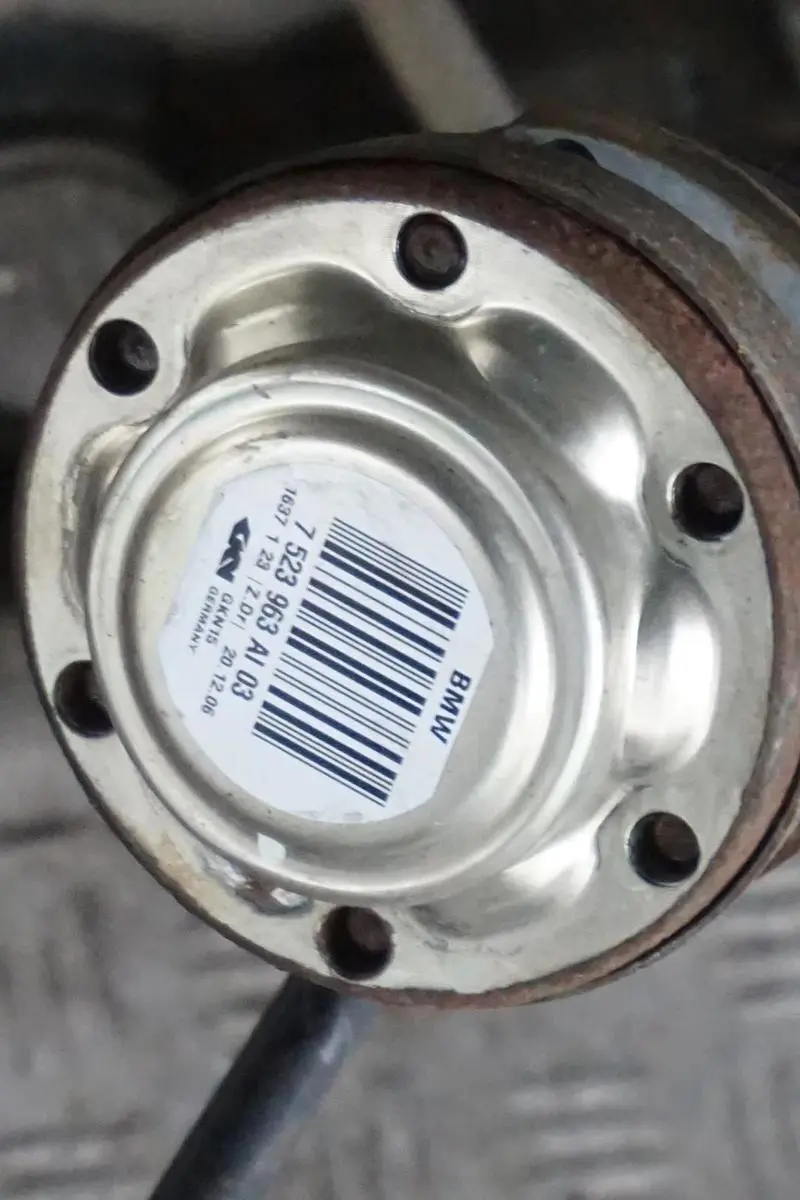 BMW E87 118d M47N2 L'Arbre De Sortie Pivotement Frein a etrier Arriere Gauche - SKU 6774809-25 - Numéro de pièce 6774809