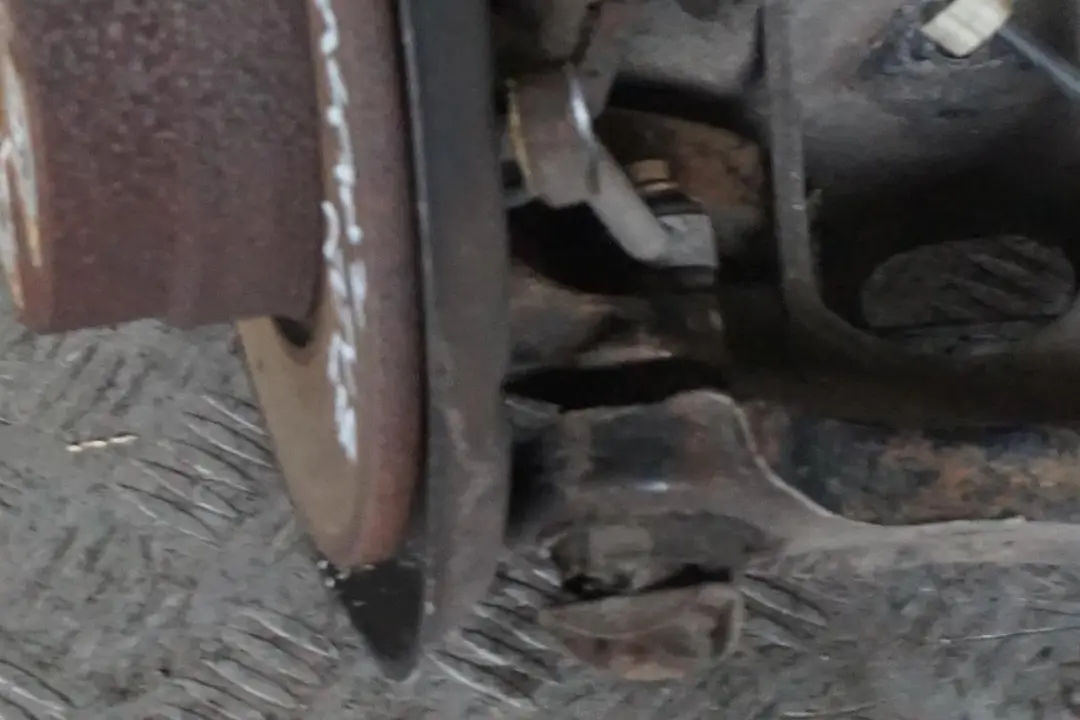 M47N2 L'Arbre De Sortie Pivotement Frein a etrier Arriere Gauche pour BMW E87 118d à propos du numéro de pièce 6774809 BMW E87 118d M47N2 L'Arbre De Sortie Pivotement Frein a etrier Arriere Gauche - SKU 6774809-25 - Numéro de pièce 6774809