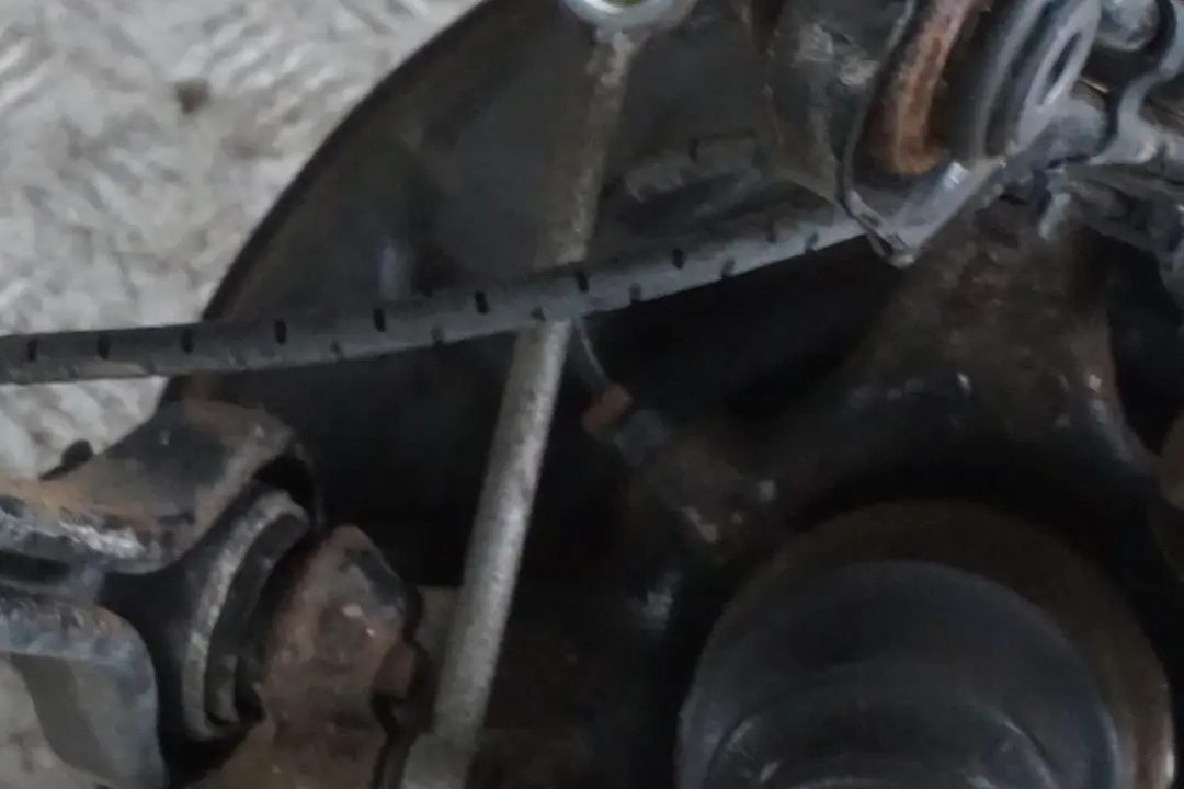 M47N2 L'Arbre De Sortie Pivotement Frein a etrier Arriere Gauche pour BMW E87 118d à propos du numéro de pièce 6774809 BMW E87 118d M47N2 L'Arbre De Sortie Pivotement Frein a etrier Arriere Gauche - SKU 6774809-25 - Numéro de pièce 6774809