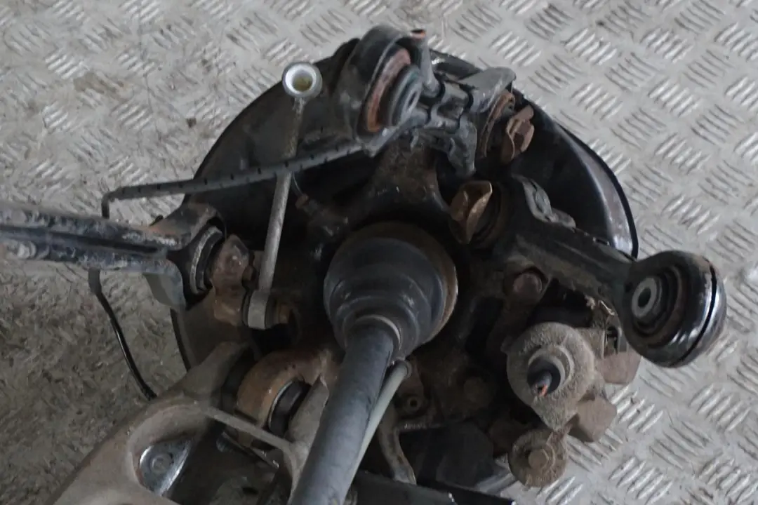 M47N2 Abtriebswelle Schwenklager Bremssattel Bremse Hinten Links für BMW 1 E87 118d mit Teilenummer 6774809 BMW 1 E87 118d M47N2 Abtriebswelle Schwenklager Bremssattel Bremse Hinten Links - SKU 6774809-25 - Teilenummer 6774809