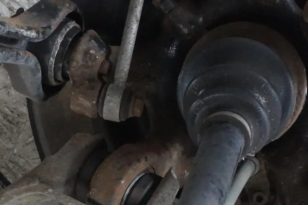 N43 Zwrotnica półoś lewa 143HP do BMW E87 118i o numerze 6774809 BMW E87 118i N43 Zwrotnica półoś lewa 143HP - SKU 6774809-25 - Numer Części 6774809