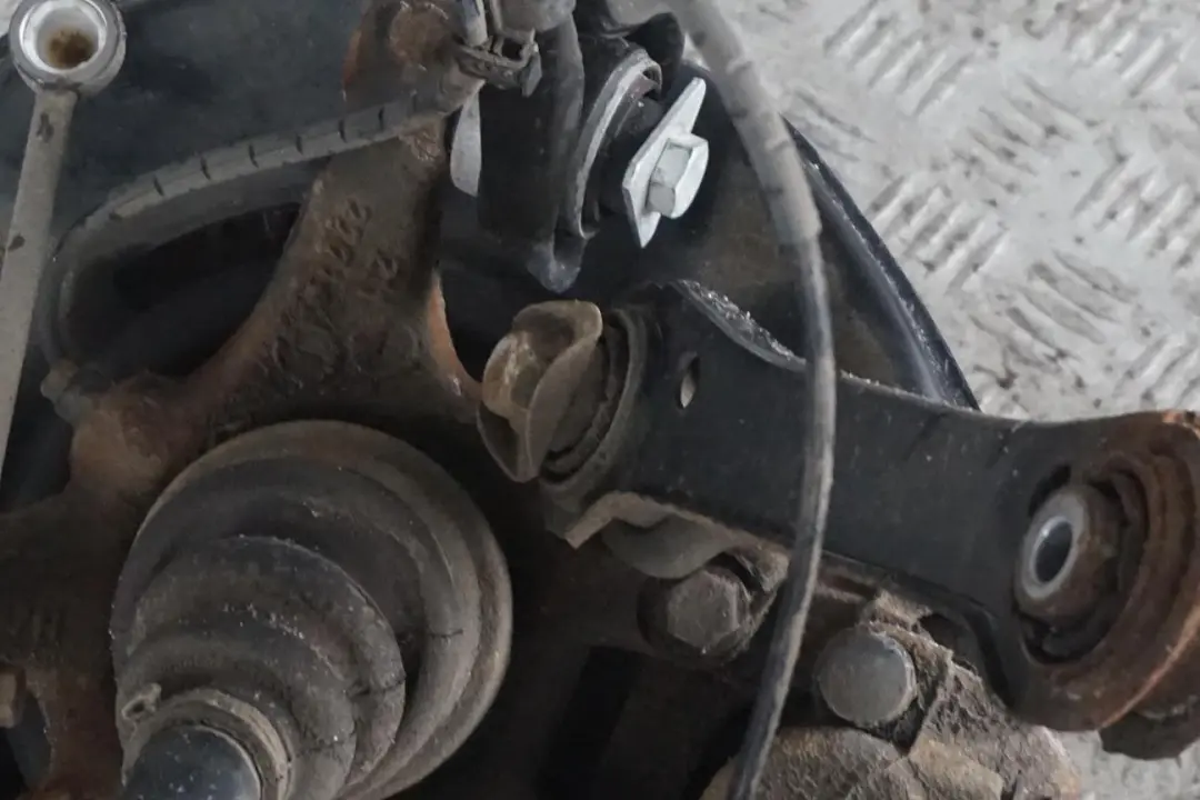 N47 Rear Left N/S Suspension Leg Axle Brake Disc to BMW 1 Series E81 118d with Part number 6774809 BMW 1 Series E81 118d N47 Rear Left N/S Suspension Leg Axle Brake Disc - SKU 6774809-29 - Part number 6774809