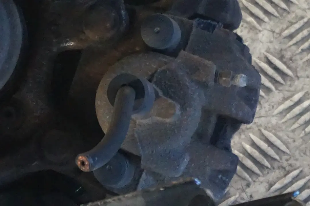 N53 Rear Left N/S Spring Strut Leg Brake Suspension Hub to BMW E92 325i with Part number 6774809 BMW E92 325i N53 Rear Left N/S Spring Strut Leg Brake Suspension Hub - SKU 6774809-3 - Part number 6774809