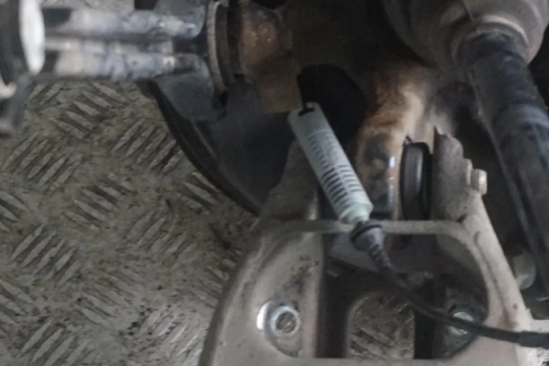 N43 170PS Albero di Uscita Cuscinetto Perno Pinza Posteriore SX per BMW E82 120i con numero di parte 6774809 BMW E82 120i N43 170PS Albero di Uscita Cuscinetto Perno Pinza Posteriore SX - SKU 6774809-11 - Numero di parte 6774809