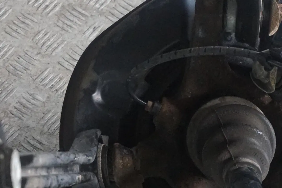 N43 170PS Albero di Uscita Cuscinetto Perno Pinza Posteriore SX per BMW E82 120i con numero di parte 6774809 BMW E82 120i N43 170PS Albero di Uscita Cuscinetto Perno Pinza Posteriore SX - SKU 6774809-11 - Numero di parte 6774809