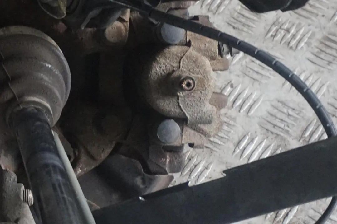 N43 170PS Albero di Uscita Cuscinetto Perno Pinza Posteriore SX per BMW E82 120i con numero di parte 6774809 BMW E82 120i N43 170PS Albero di Uscita Cuscinetto Perno Pinza Posteriore SX - SKU 6774809-11 - Numero di parte 6774809