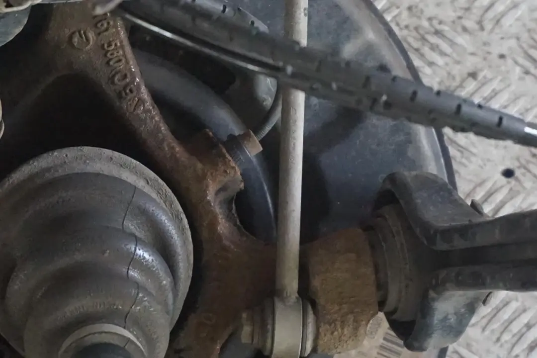 M47N2 Zwrotnica półoś prawa 163HP do BMW E87 120d o numerze 6774810 BMW E87 120d M47N2 Zwrotnica półoś prawa 163HP - SKU 6774810-13 - Numer Części 6774810