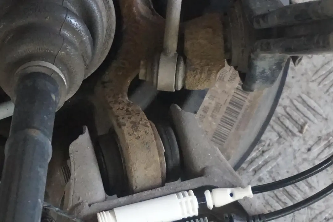 BMW 1 E87 120d M47N2 Trasera Derecha Suspensión Pierna Eje Disco de Freno - SKU 6774810-13 - Número de pieza 6774810