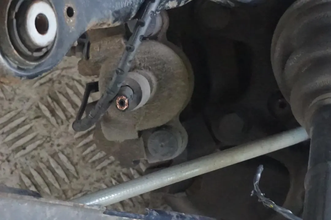 BMW 1 E87 120d M47N2 Trasera Derecha Suspensión Pierna Eje Disco de Freno - SKU 6774810-13 - Número de pieza 6774810