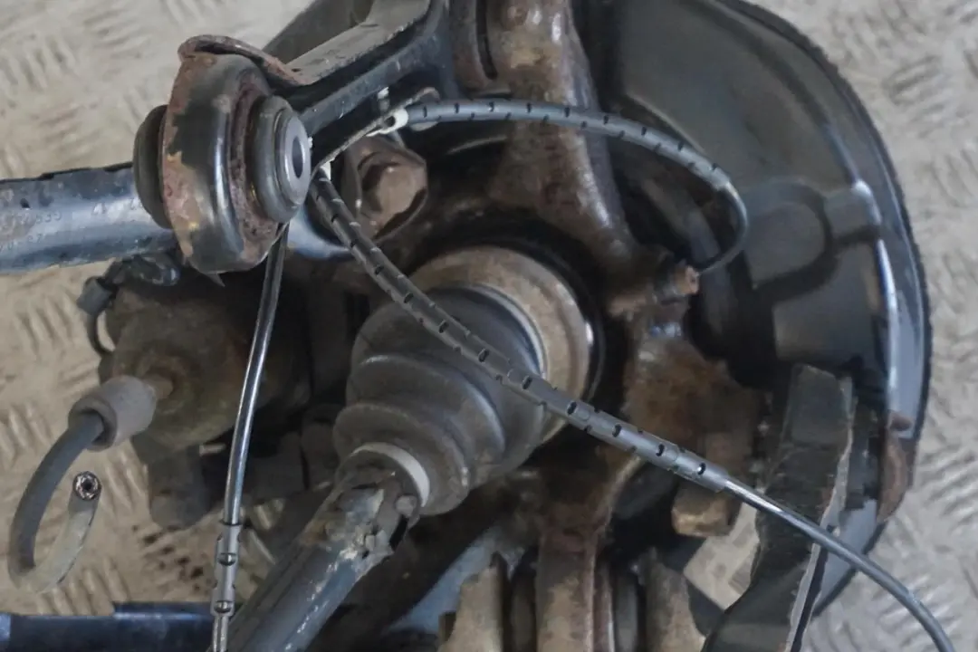 BMW E87 116i N45 Amortiguador Resorte Freno Suspensión Trasero Derecho - SKU 6774810-15 - Número de pieza 6774810