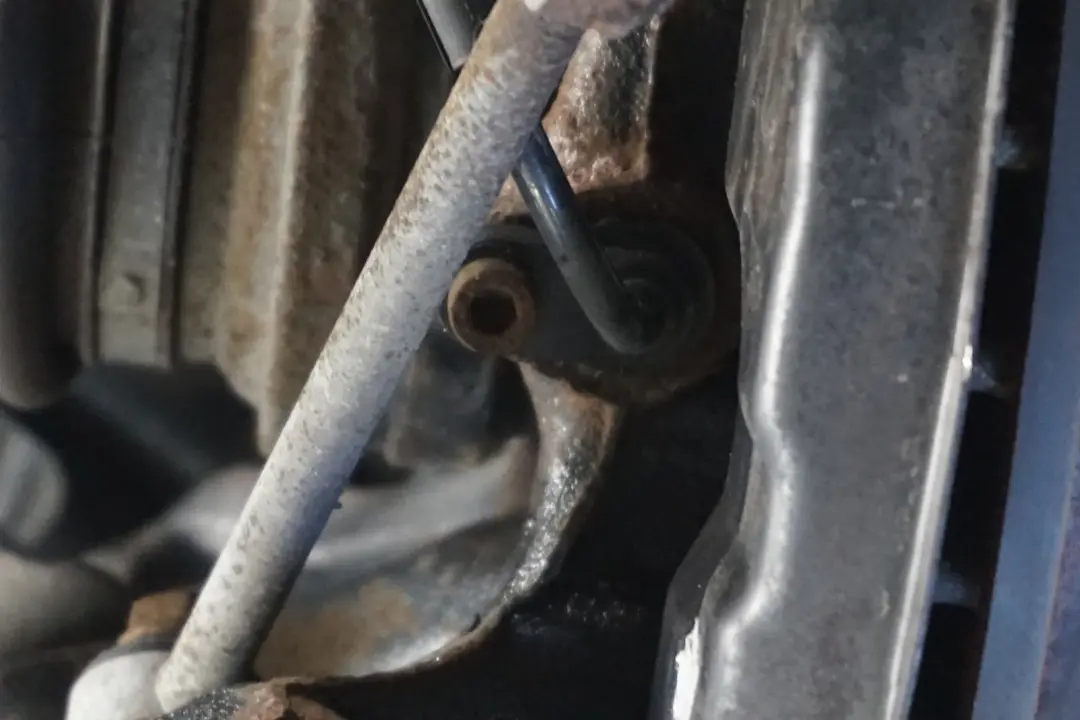 N47 Trasero Derecho Suspension Pierna Eje Freno Disco para BMW E88 Cabrio 118d con número de pieza 6774810 BMW E88 Cabrio 118d N47 Trasero Derecho Suspension Pierna Eje Freno Disco - SKU 6774810-2 - Número de pieza 6774810