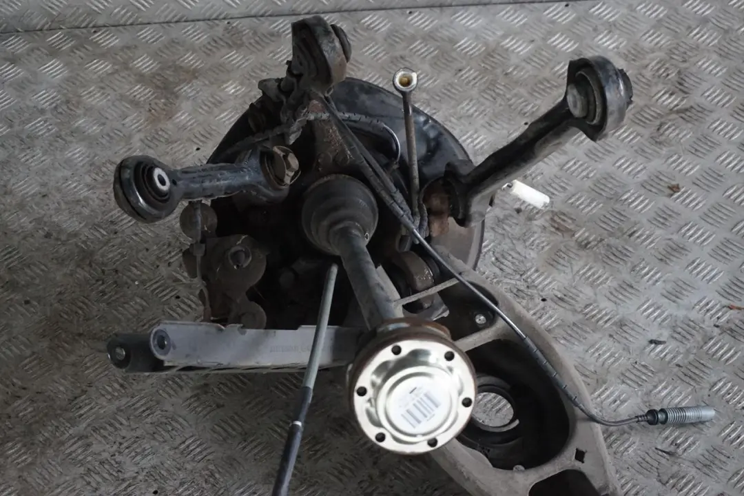 BMW 1 E87 118d M47N2 122PS L'Arbre De Sortie Pivotement etrier Arriere Droit - SKU 6774810-20 - Numéro de pièce 6774810