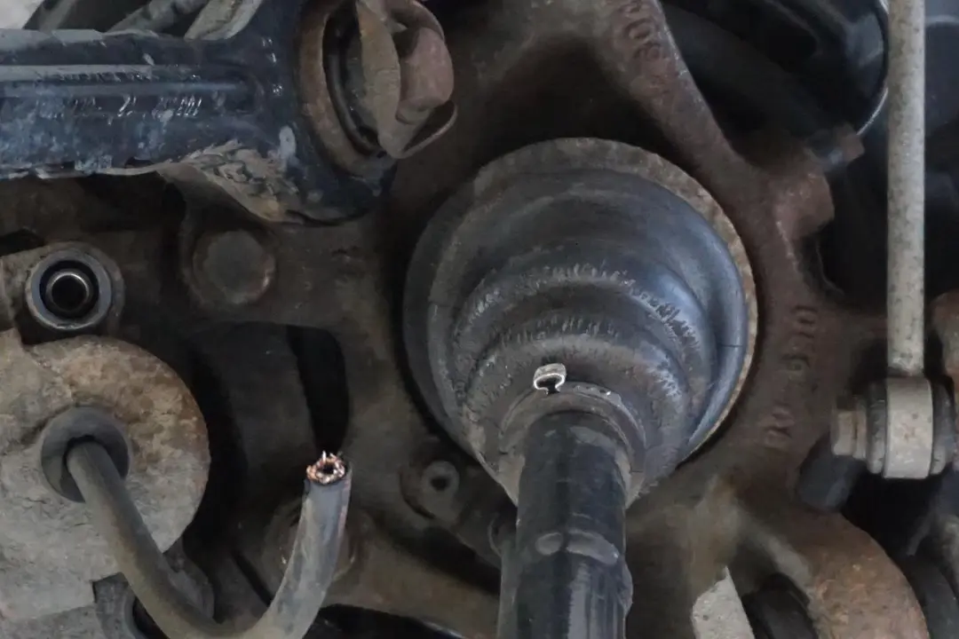 N47 Abtriebswelle Schwenklager Hinten Rechts für BMW 1 er E88 Cabrio 120d mit Teilenummer 6774810 BMW 1 er E88 Cabrio 120d N47 Abtriebswelle Schwenklager Hinten Rechts - SKU 6774810-4 - Teilenummer 6774810