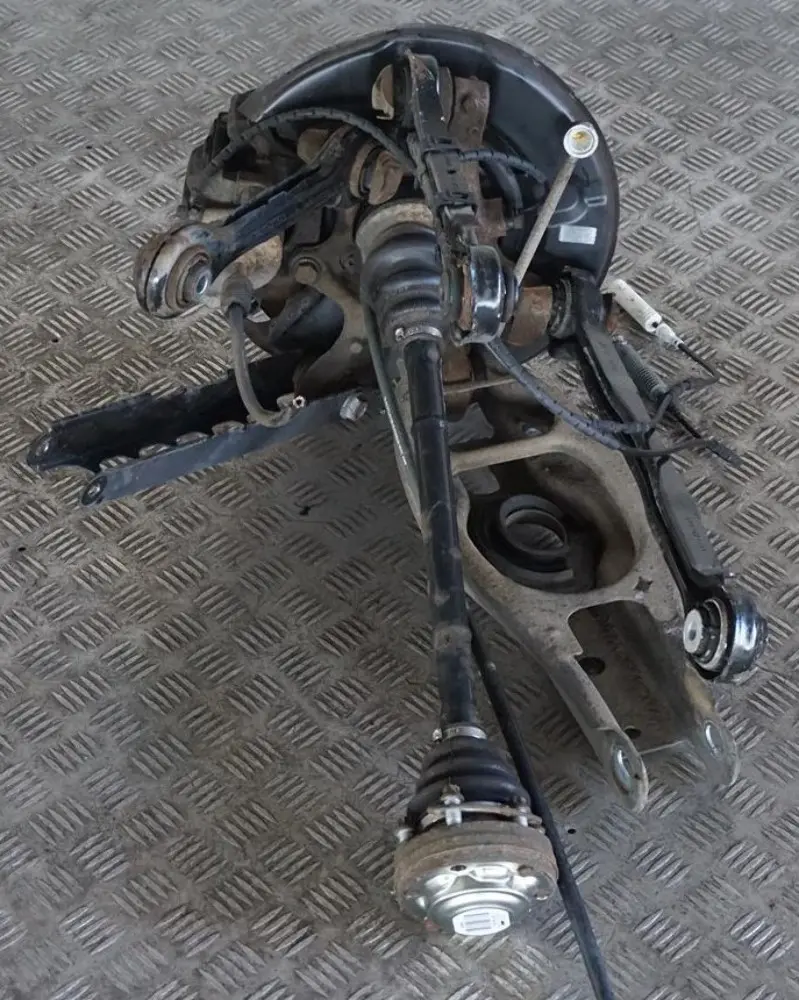 BMW 1 er E88 Cabrio 120d N47 Abtriebswelle Schwenklager Hinten Rechts - SKU 6774810-4 - Teilenummer 6774810