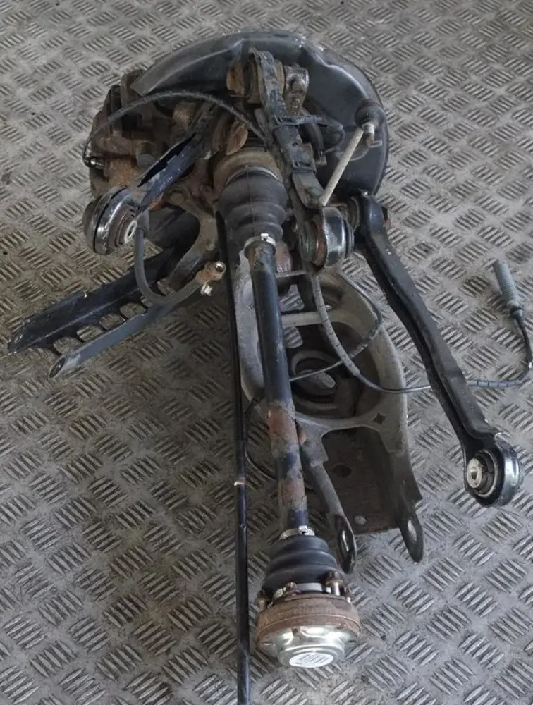 Reihe E90 320i N43 170PS Abtriebswelle Schwenklager Hinten Rechts für BMW 3 mit Teilenummer 6774810 BMW 3 Reihe E90 320i N43 170PS Abtriebswelle Schwenklager Hinten Rechts - SKU 6774810-5 - Teilenummer 6774810