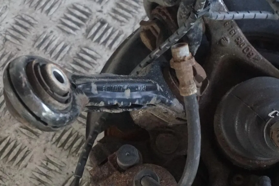 BMW 3 Reihe E90 320i N43 170PS Abtriebswelle Schwenklager Hinten Rechts - SKU 6774810-5 - Teilenummer 6774810