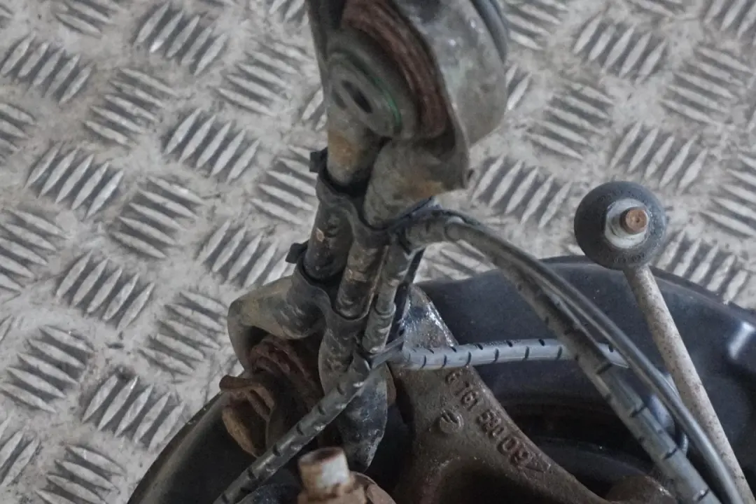 N43 Rear Right O/S Spring Strut Leg Brake Suspension Hub to BMW E92 320i with Part number 6774810 BMW E92 320i N43 Rear Right O/S Spring Strut Leg Brake Suspension Hub - SKU 6774810-5 - Part number 6774810