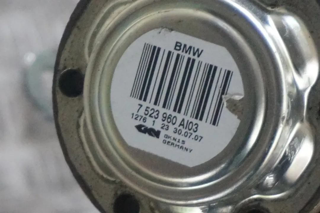 N46 150PS L'Arbre De Sortie Pivotement Arriere Droite pour BMW 3 Serie E90 320i à propos du numéro de pièce 6774810 BMW 3 Serie E90 320i N46 150PS L'Arbre De Sortie Pivotement Arriere Droite - SKU 6774810-6 - Numéro de pièce 6774810