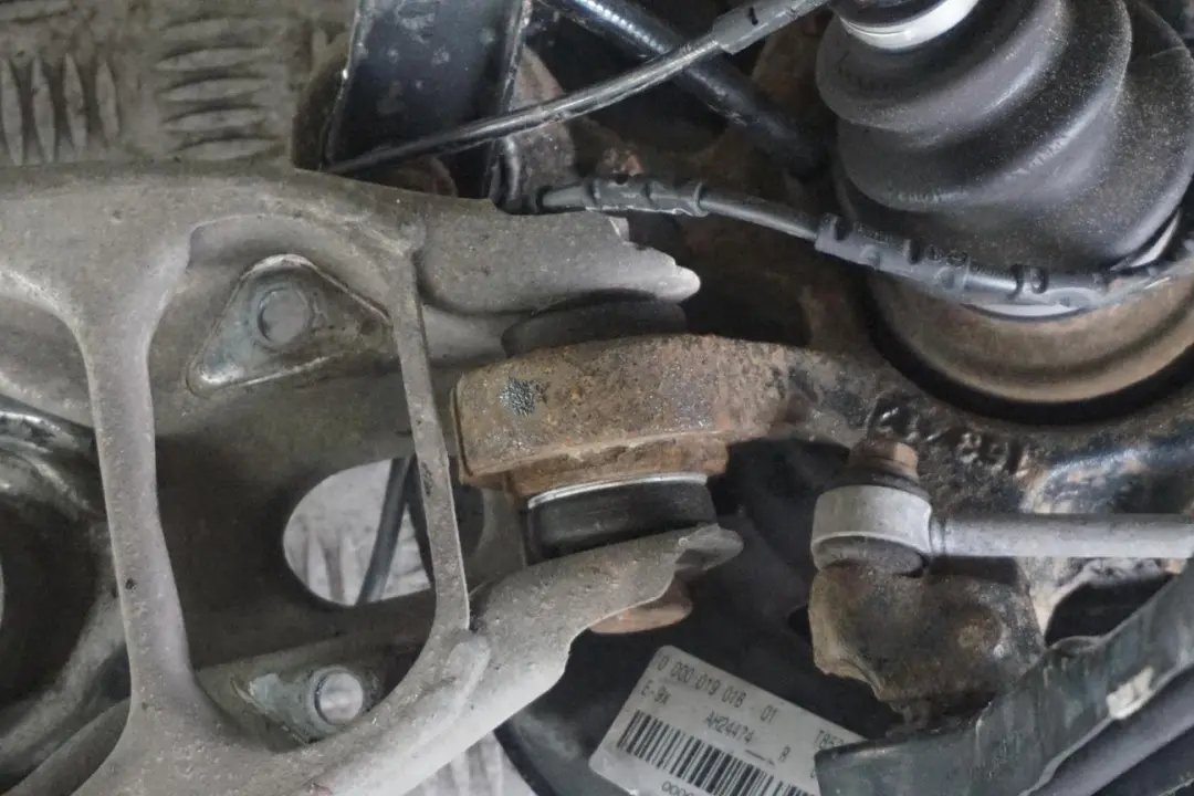 N46 Zwrotnica półoś prawy tył 150HP do BMW E90 320i o numerze 6774810 BMW E90 320i N46 Zwrotnica półoś prawy tył 150HP - SKU 6774810-6 - Numer Części 6774810