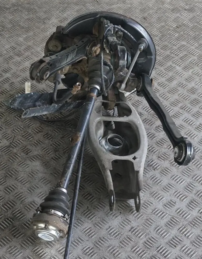 N46 150PS L'Arbre De Sortie Pivotement Arriere Droite pour BMW 3 Serie E90 320i à propos du numéro de pièce 6774810 BMW 3 Serie E90 320i N46 150PS L'Arbre De Sortie Pivotement Arriere Droite - SKU 6774810-6 - Numéro de pièce 6774810