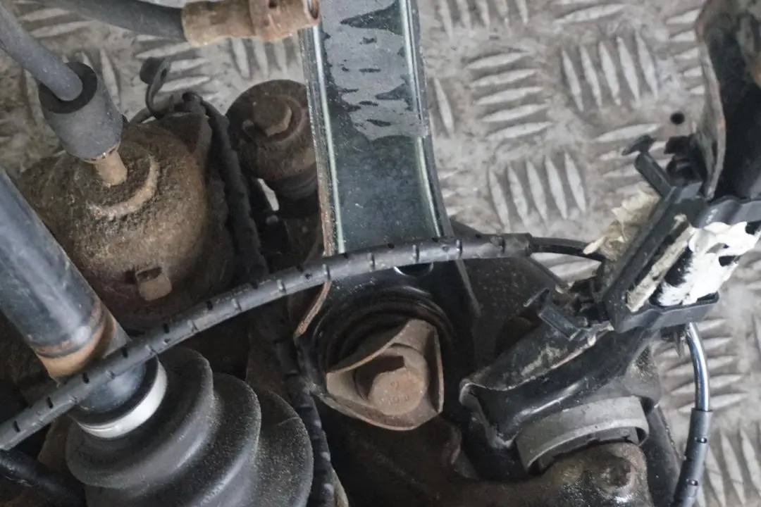 Reihe E90 320i N46 150PS Abtriebswelle Schwenklager Hinten Rechts für BMW 3 mit Teilenummer 6774810 BMW 3 Reihe E90 320i N46 150PS Abtriebswelle Schwenklager Hinten Rechts - SKU 6774810-6 - Teilenummer 6774810