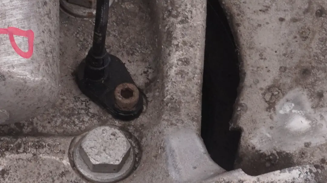 N53 Coilover Davanti SX Coilover Bremssattelscheibe per BMW E60 LCI 525i con numero di parte 6775055 BMW E60 LCI 525i N53 Coilover Davanti SX Coilover Bremssattelscheibe - SKU 6775055-2 - Numero di parte 6775055