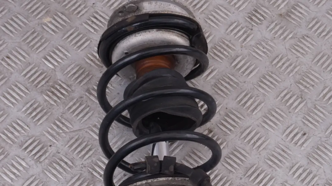 N53 Coilover Davanti Dx Pinza Freno Cuscinetto Perno per BMW E60 LCI 525i con numero di parte 6775056 BMW E60 LCI 525i N53 Coilover Davanti Dx Pinza Freno Cuscinetto Perno - SKU 6775056-1 - Numero di parte 6775056