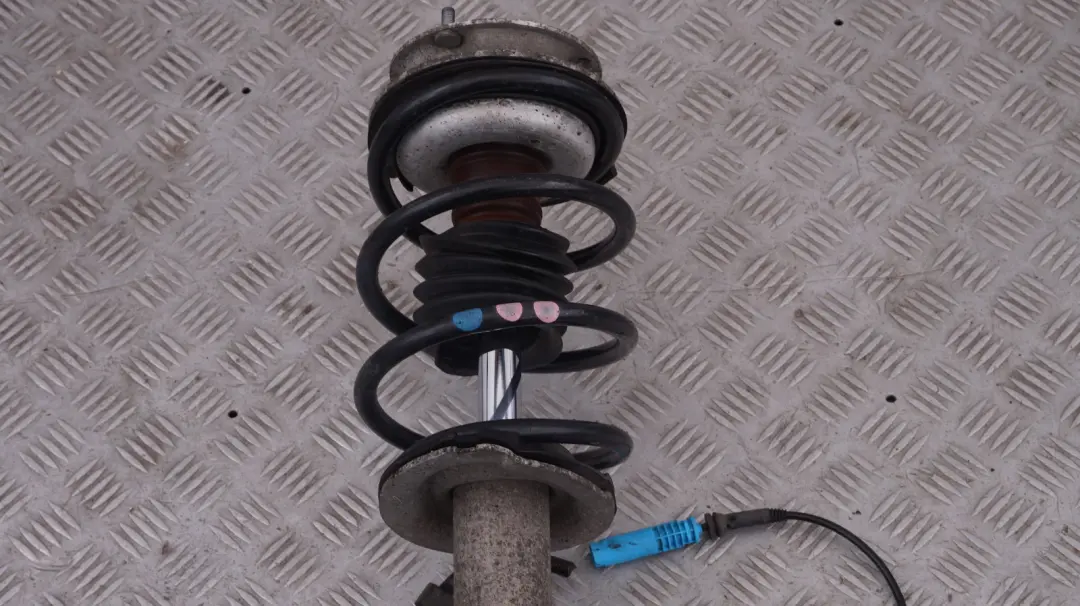 N53 Amortisseur Avant Droite etrier Pivotement pour BMW 5 1 E60 LCI 525i à propos du numéro de pièce 6775056 BMW 5 1 E60 LCI 525i N53 Amortisseur Avant Droite etrier Pivotement - SKU 6775056-1 - Numéro de pièce 6775056