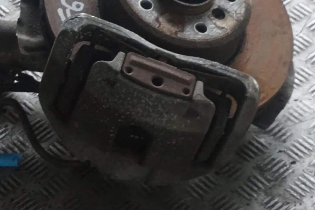 M57N2 Molla Sospensioni Davanti Destra Cuscinetto Perno per BMW E60 530d con numero di parte 6775056 BMW E60 530d M57N2 Molla Sospensioni Davanti Destra Cuscinetto Perno - SKU 6775056-3 - Numero di parte 6775056